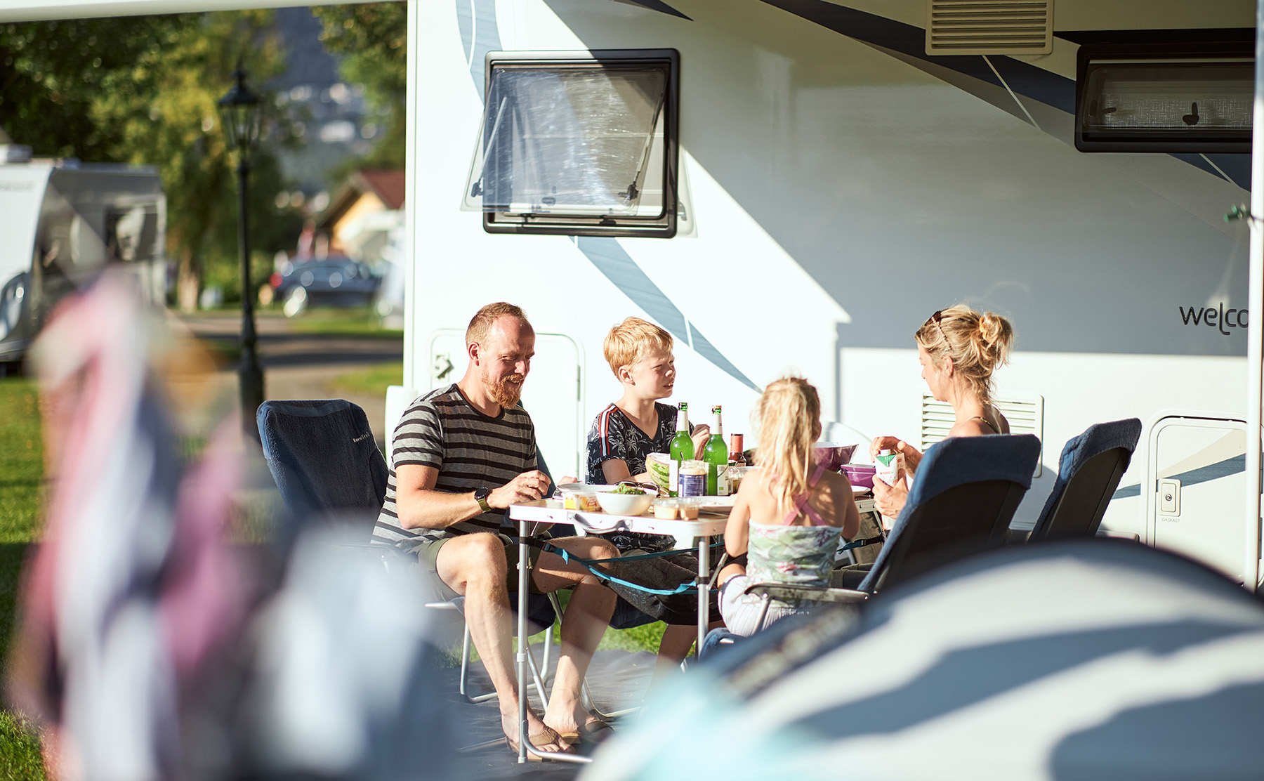 Schlosscamping Aschach sonnig bis zum Sonnenuntergang